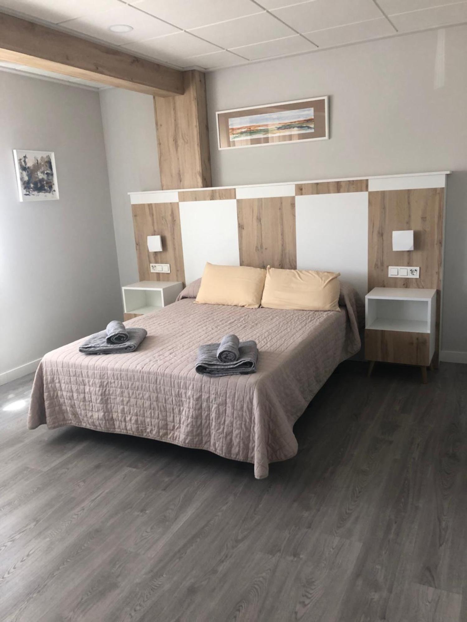 Hostal La Morenica Villena Exteriér fotografie